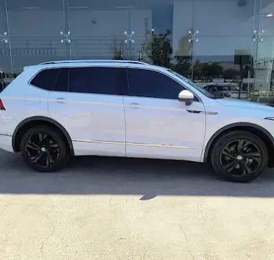 Volkswagen VOLKSWAGEN TIGUAN R-LINE 2.0 T 4MOTION 2024 - más imágenes