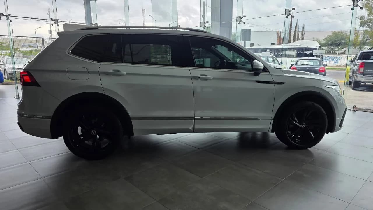 Volkswagen VOLKSWAGEN TIGUAN R-LINE 2.0 2024 - imagen 4